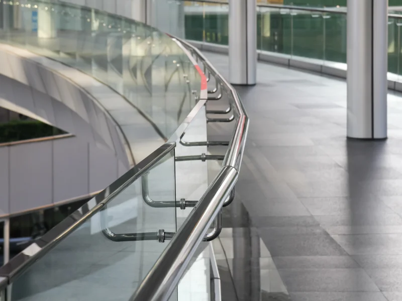 AdobeStock_924769425 installazione-parapetti-balconi-scale-milano-lecco